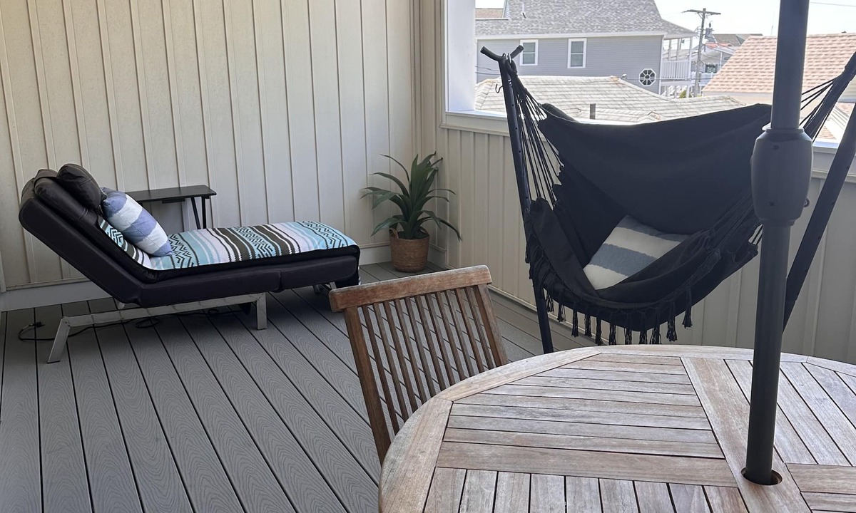 Hampton Condo | 1-Bedroom Condo Just 1 Block from the Beach and Steps from the Hampton Strip