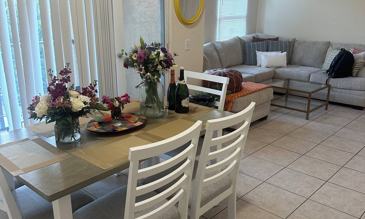 Villages of Palm Beach Lakes Condo | 1-bedroom condo in cool West Palm Beach with pool for longer stays