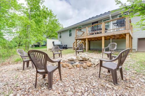 Holiday Island House | < 1 Mi to Marina! Family Home in Eureka Springs