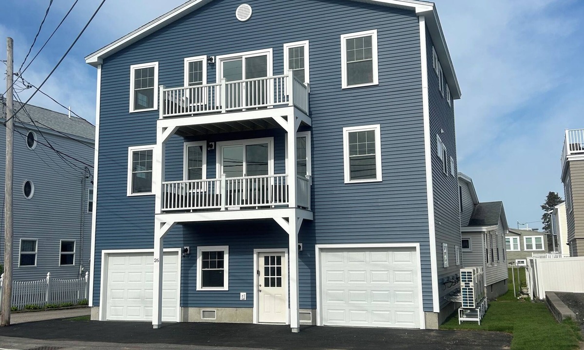 Wells Beach Condo | 10 SECOND WALK TO BEACH:RARE TOP FLOOR ATLANTIC AVE PET FRIENDLY OCEANVIEW CONDO