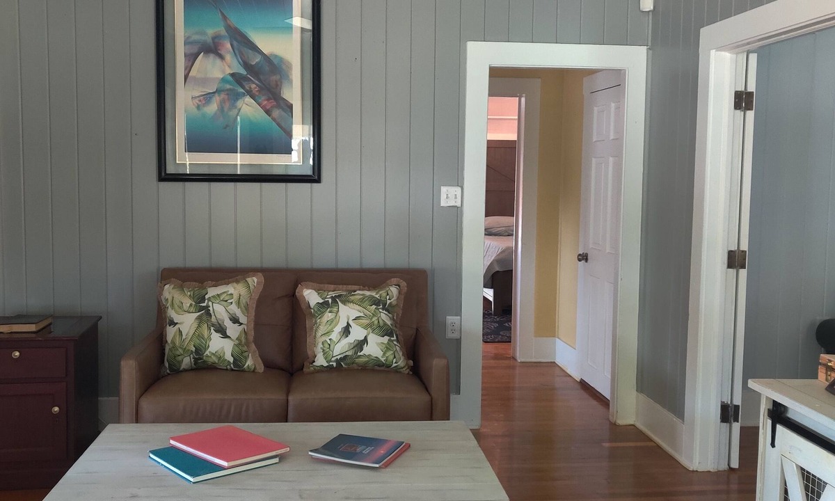 Homestead House | 100 year old Redland country home