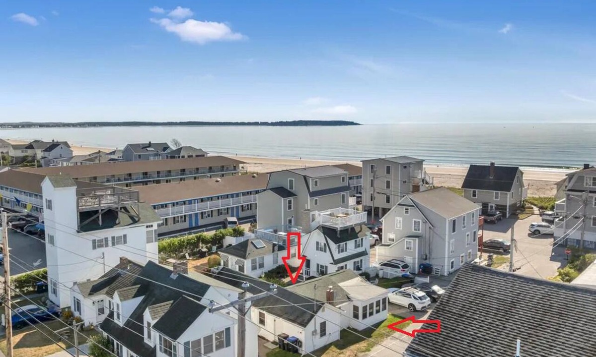 Old Orchard Beach Cottage | 2-bedroom cottage steps from the beach in Old Orchard Beach with AC & an office