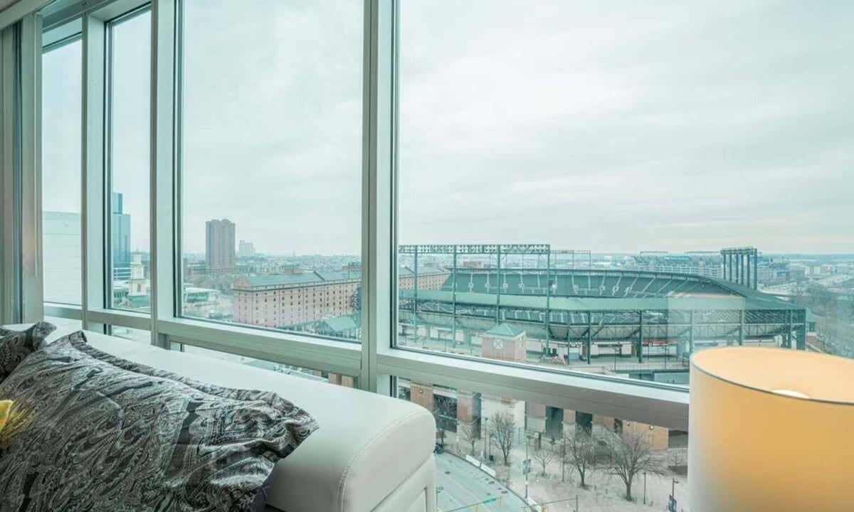 Downtown West Apartment | 2BR Furnished Apartment in Baltimore Downtown by RedAwning