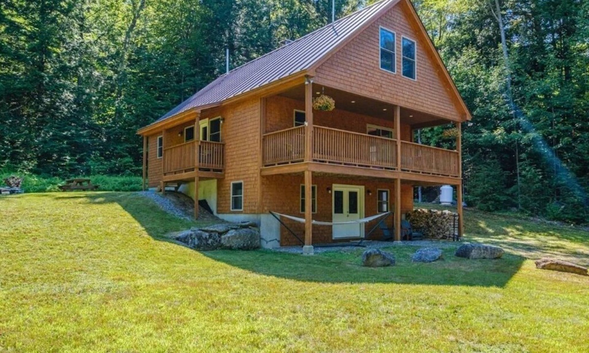 Hanover Ski Chalet | 3 bedroom Lake Chalet with private dock close to Sunday River Ski & Golf resort.