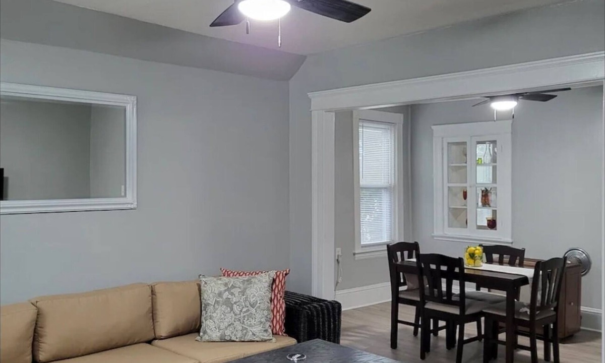 Worcester Apartment | #3- Charming 2-bedroom apartment on the 3rd floor in Worcester