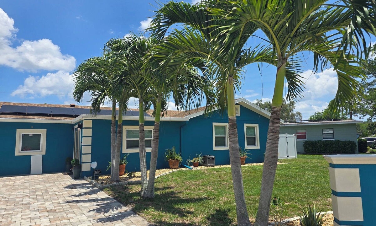 Cocoa House | 4-bdrm home in lovely Cocoa with Pool, WiFi, AC, Minutes to Attractions.