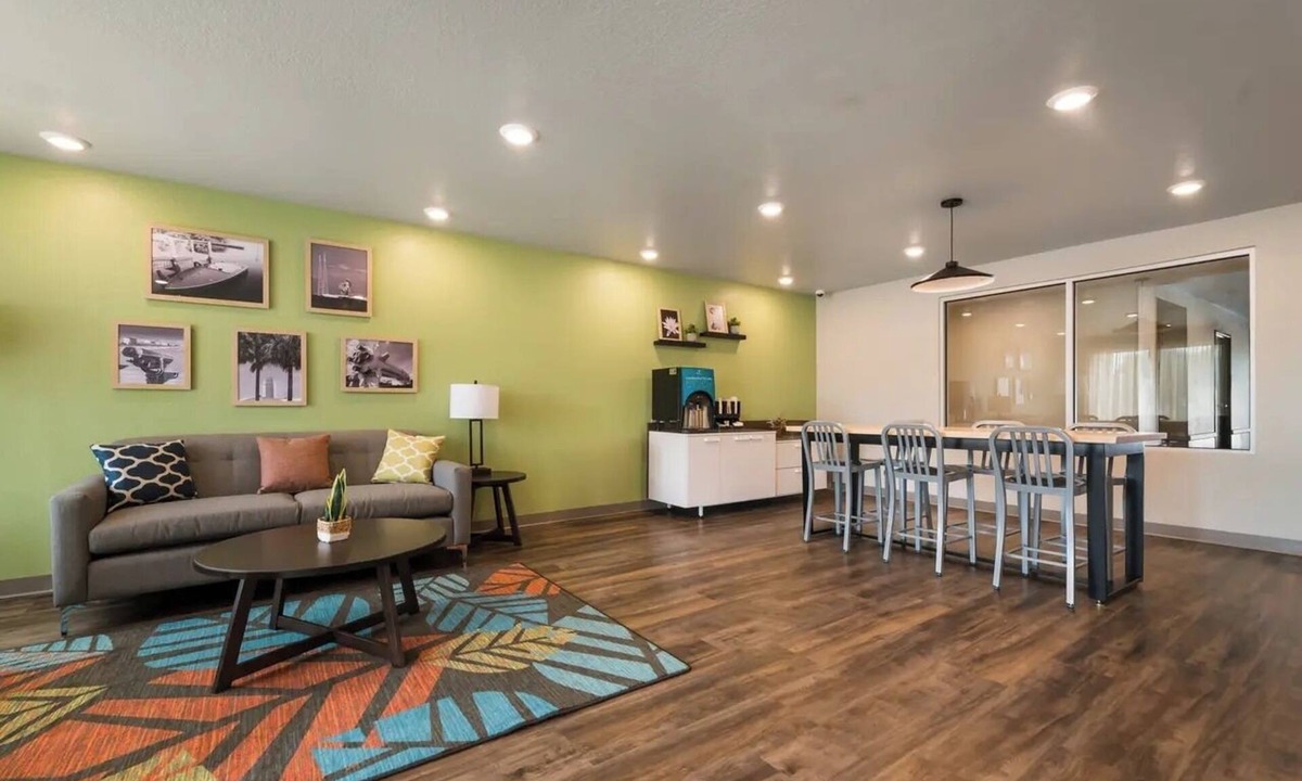 Rockledge Hotel | 4 Dog-Friendly Units with Spacious Kitchen & Easy Access to Rockledge Parks
