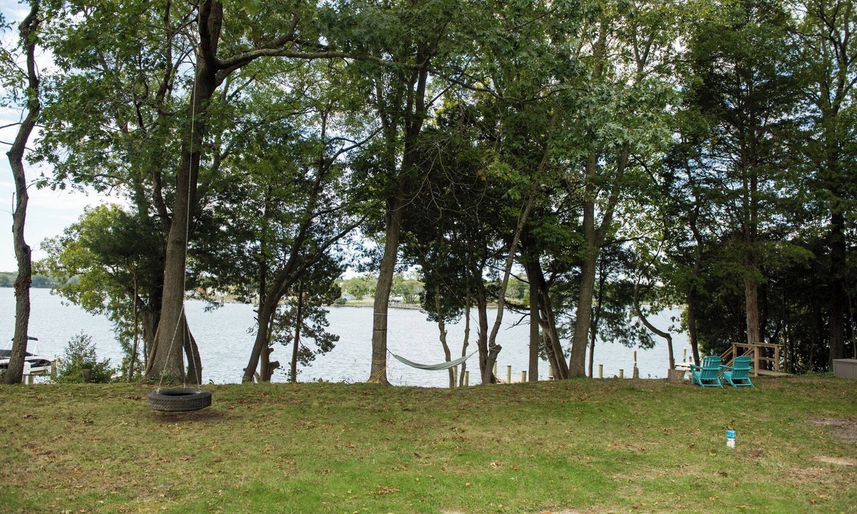 Hollywood House | 4BDRM River front house with Private Beach in Hollywood