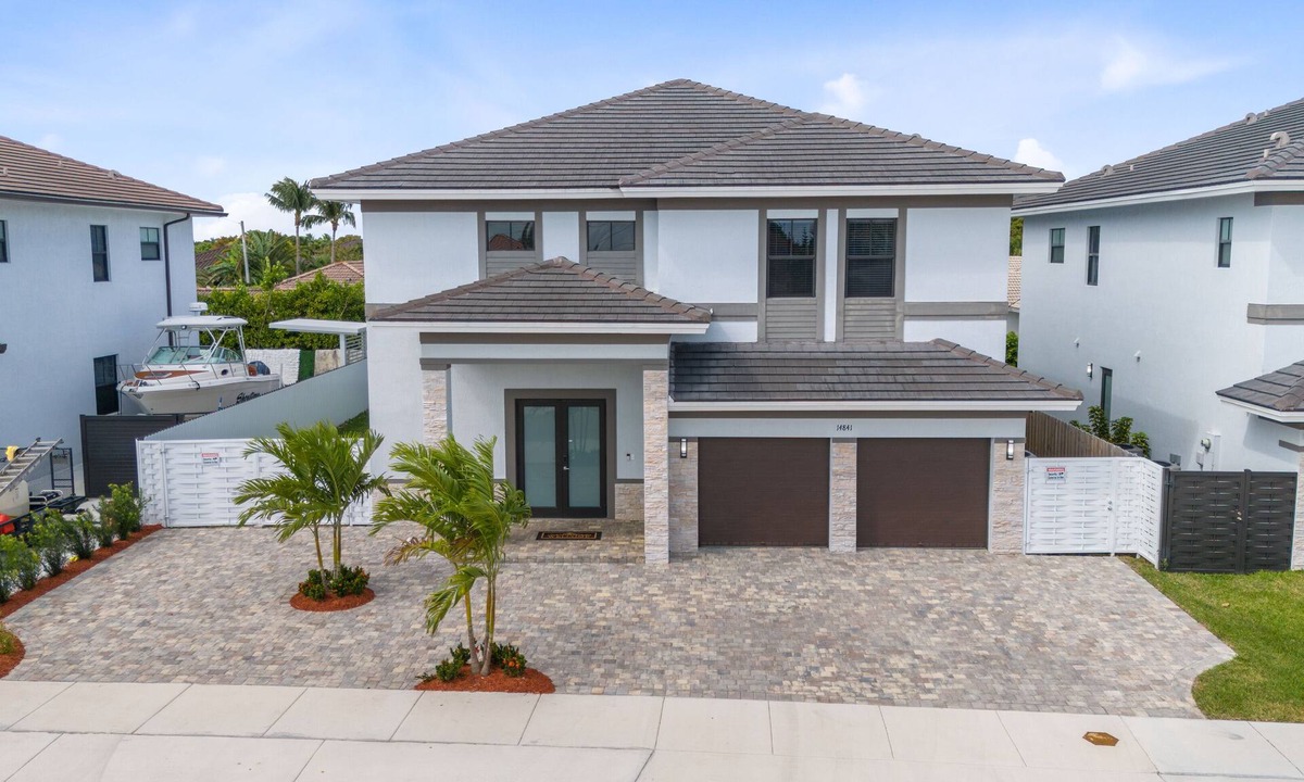 Kendall West Villa | 4BR/4BTH Miami Oasis: Stylish Retreat w/BBQ & Trampoline - Near Beach & Airport