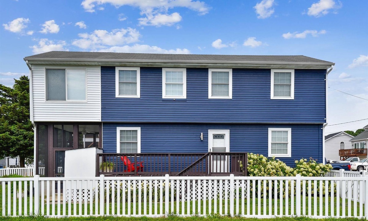 Sandpiper Pines House | 4BR Home Near the Beach! | Canal Access + Porch