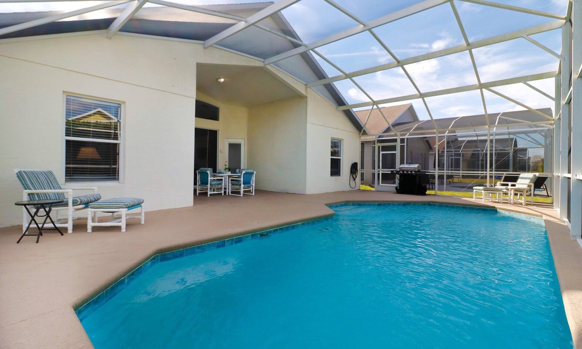 Tivoli Manor House | 4BR Quiet Getaway, Pool, Near Golf & Posner Park