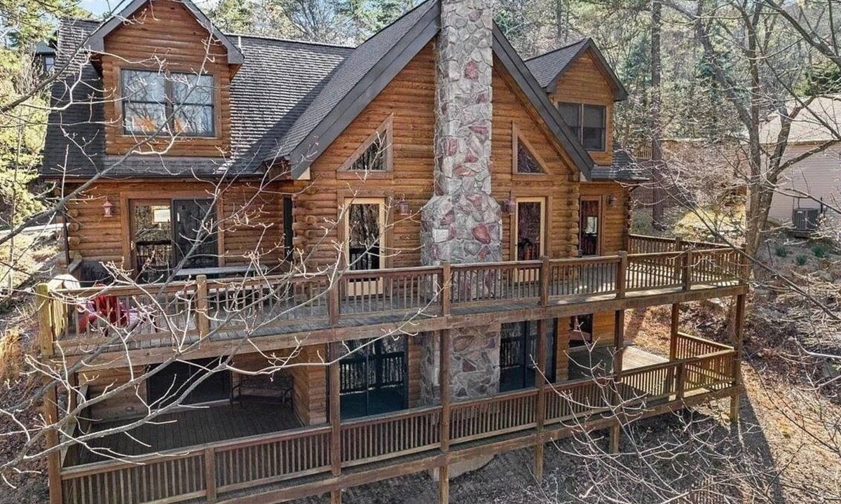 McGaheysville House | 5BR MOUNTAIN LODGE: 2MIN TO SLOPES, ARCADES FOOSBALL, GOLF WATERPARK, SLEEPS S14