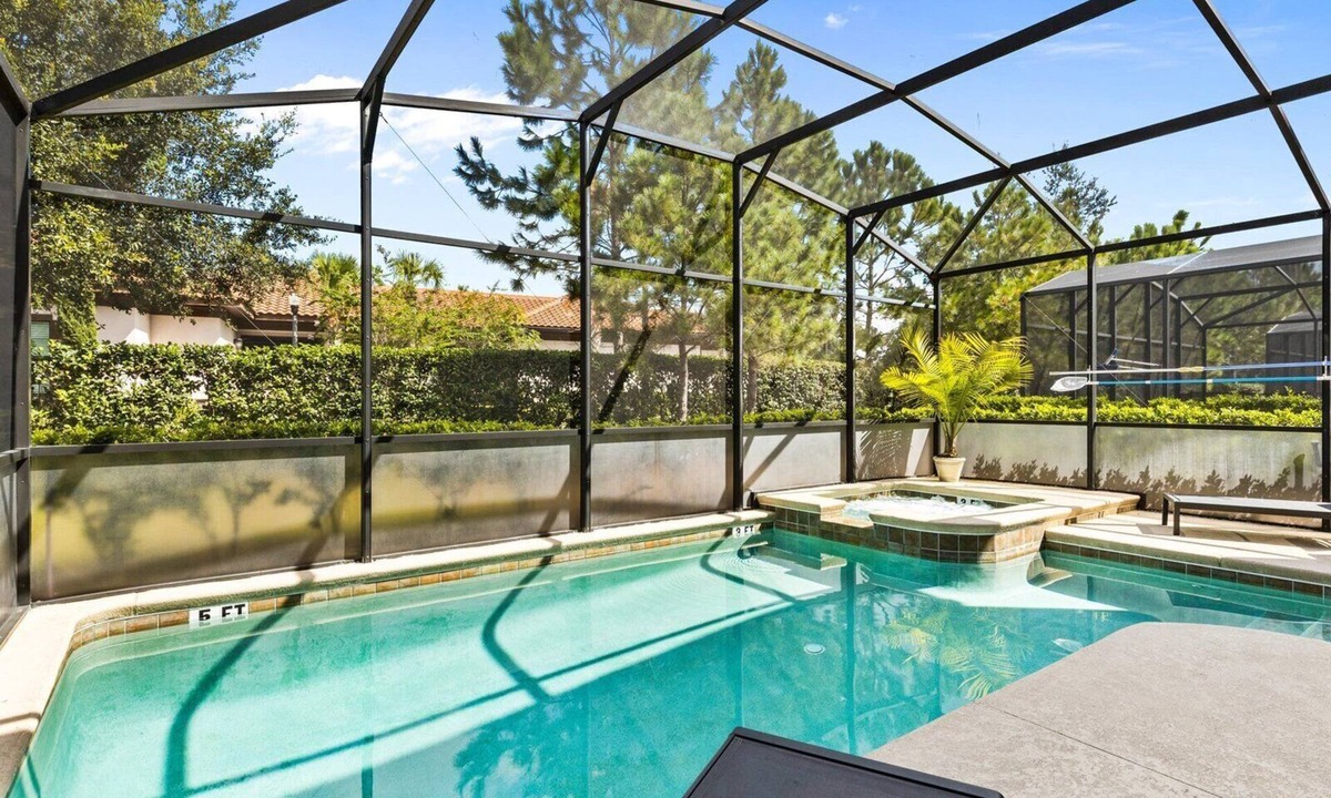 Loughman Villa | 6 BR Villa w/Private Pool + Hot Tub + Lazy River in Gated Resort near Clubhouse
