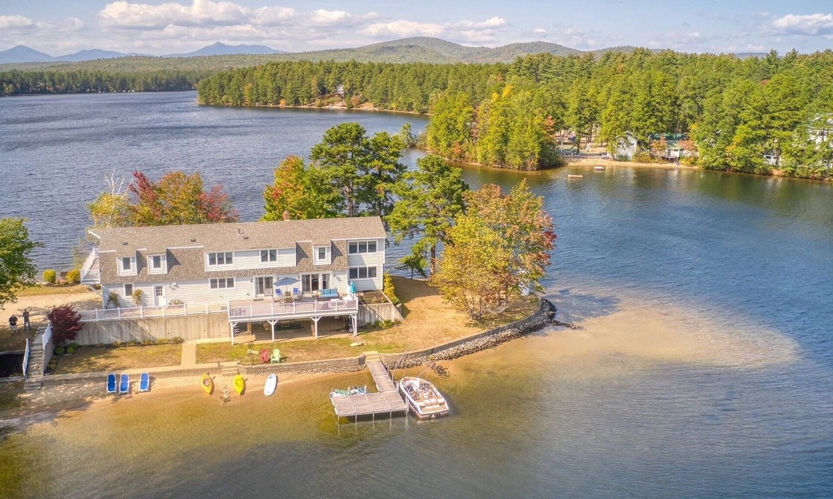 The Bays House | A four-season lakefront retreat on your own private peninsula