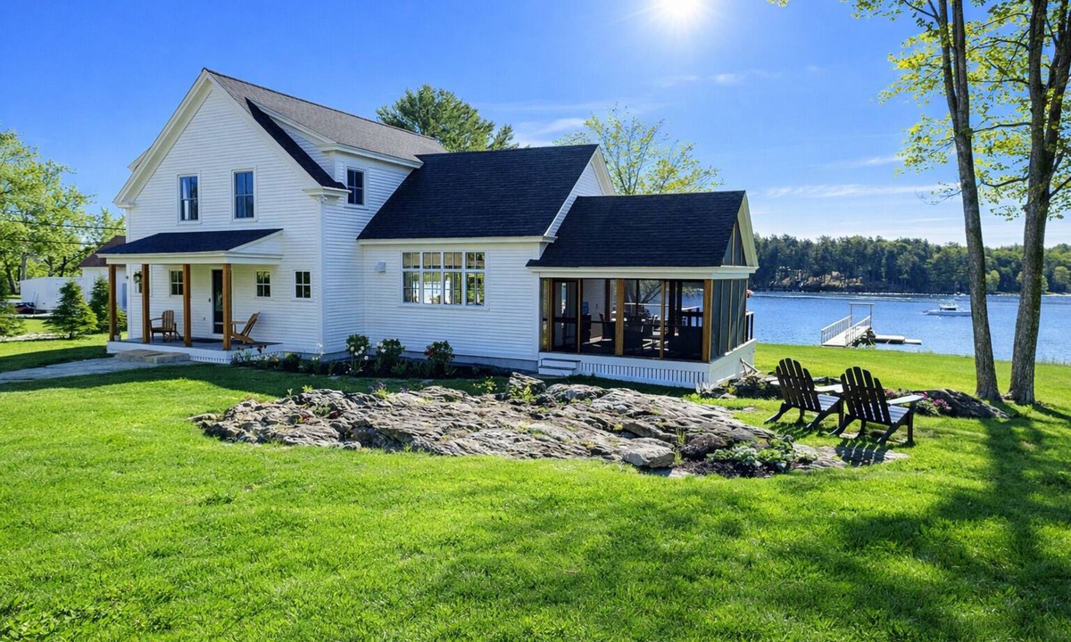 Sebascodegan Island House | A stunning "Green Home" on the coast of Maine.