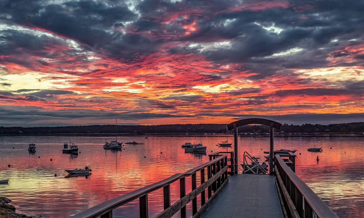 Yarmouth House | A Waterfront Retreat with Private Deep Water Dock. Dogs allowed upon request