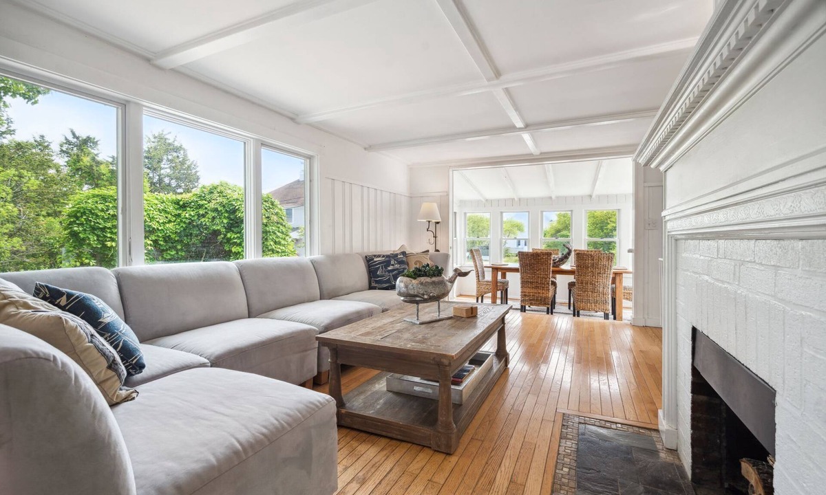Newbury House | All Decked Out | Grill | 5 Min Walk to Beach | AC