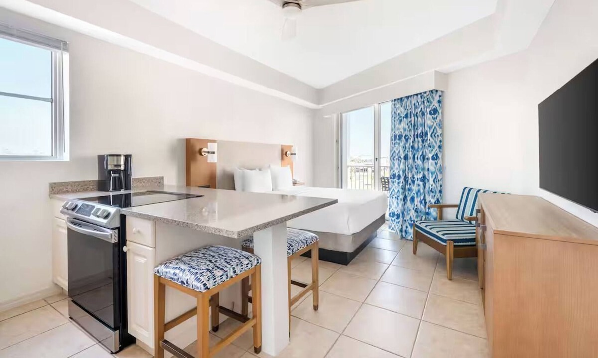 Bostroms Hotel | Atlantic Ocean Studio w/Kitchen & Pools Access l Near Daytona Speedway