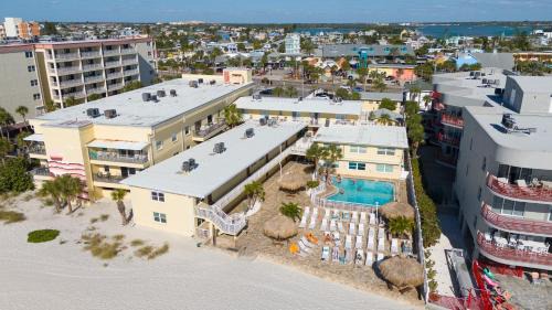 Madeira Beach Apartment | Awesome Florida Cottage - 2b 1b - Surf Song #113