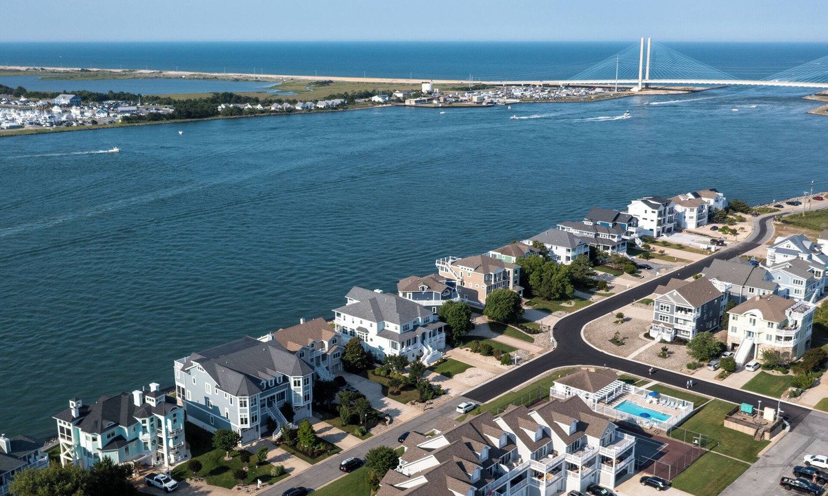 Bethany Beach House | Bayside Bliss. South Shore Marina w/views. 3BR TH w/Decks, Pool & Prime Location