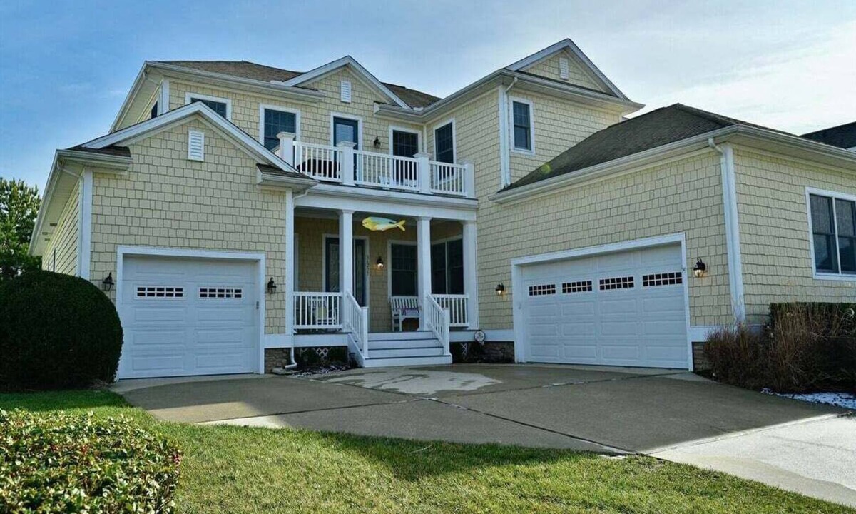 The Commons House | Bayside Resort 5BR, 4 Full Baths 2 Suite Luxury Ho