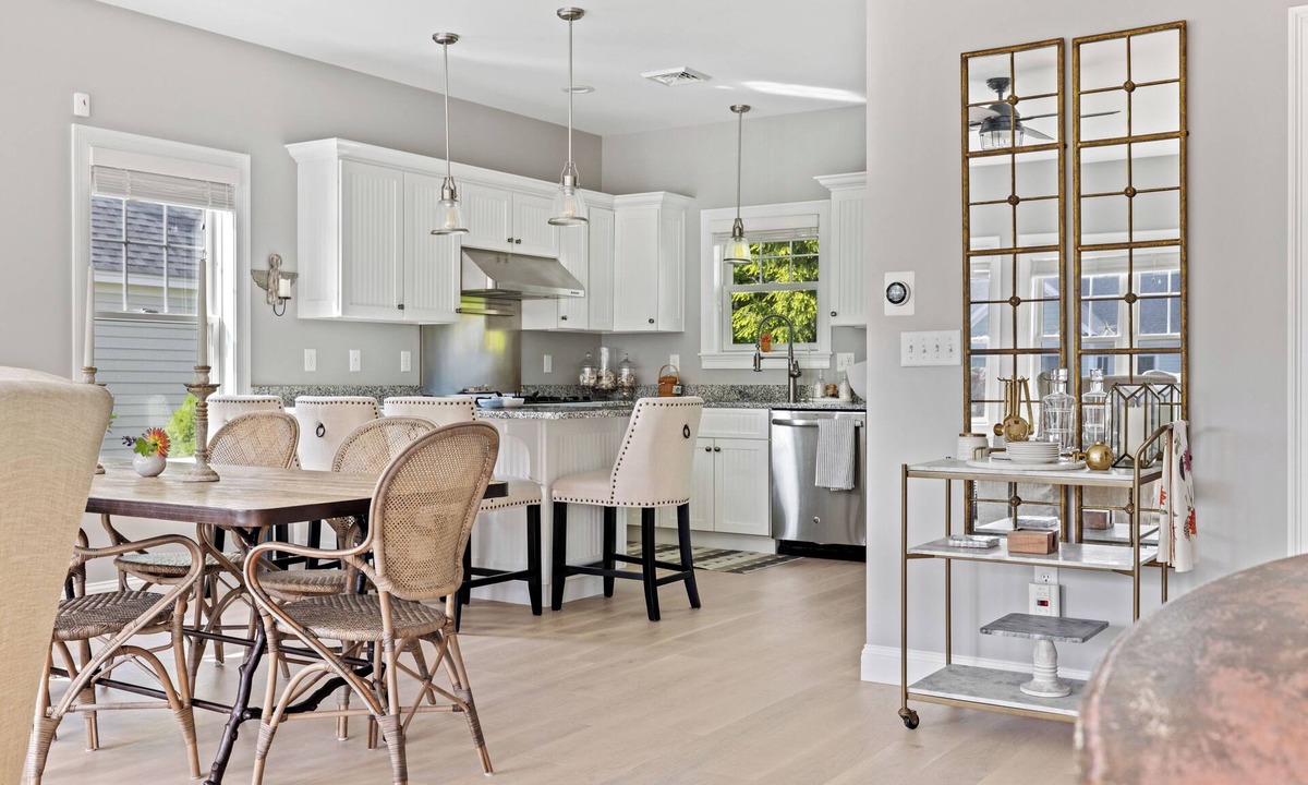 Arundel House | Beach Plum-Elegant Coastal Escape