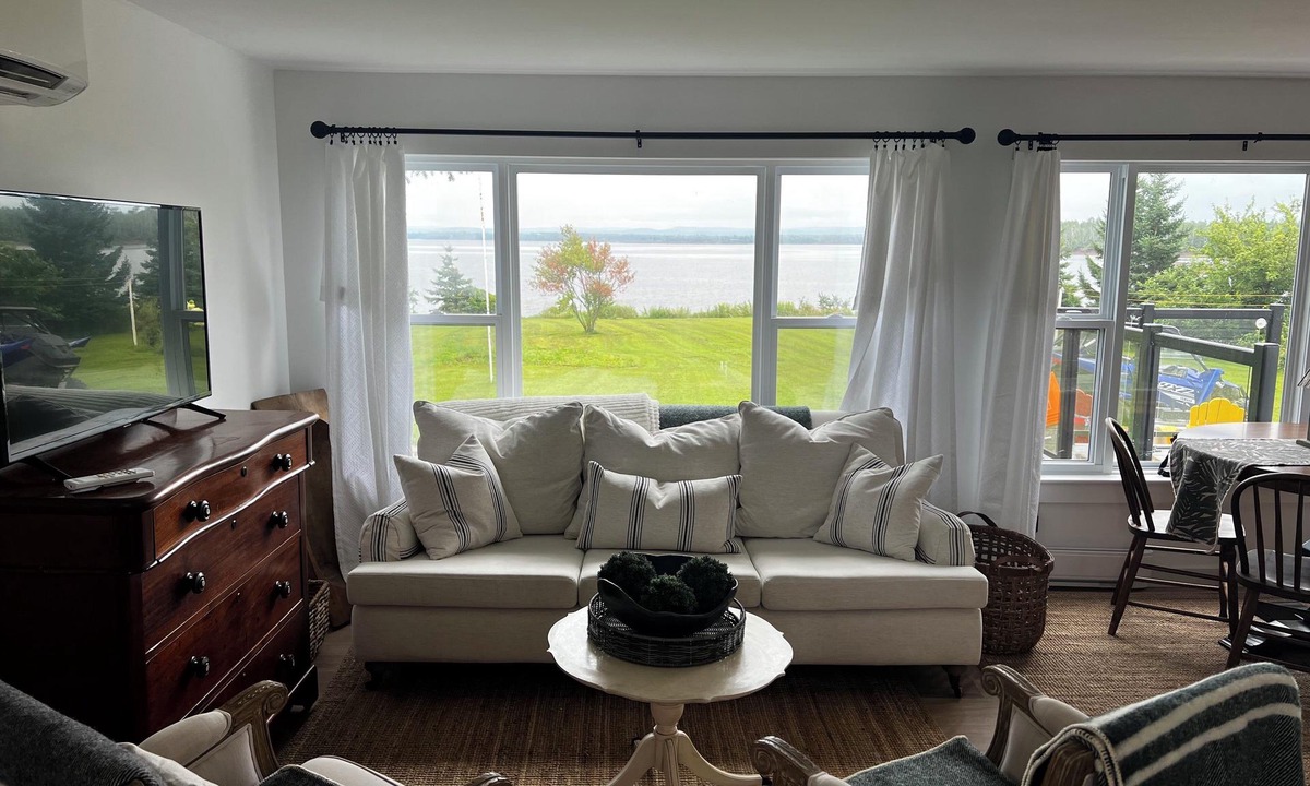 Malagash House | Beachfront home close to 4 oceanfront golf courses and Ski Wentworth.