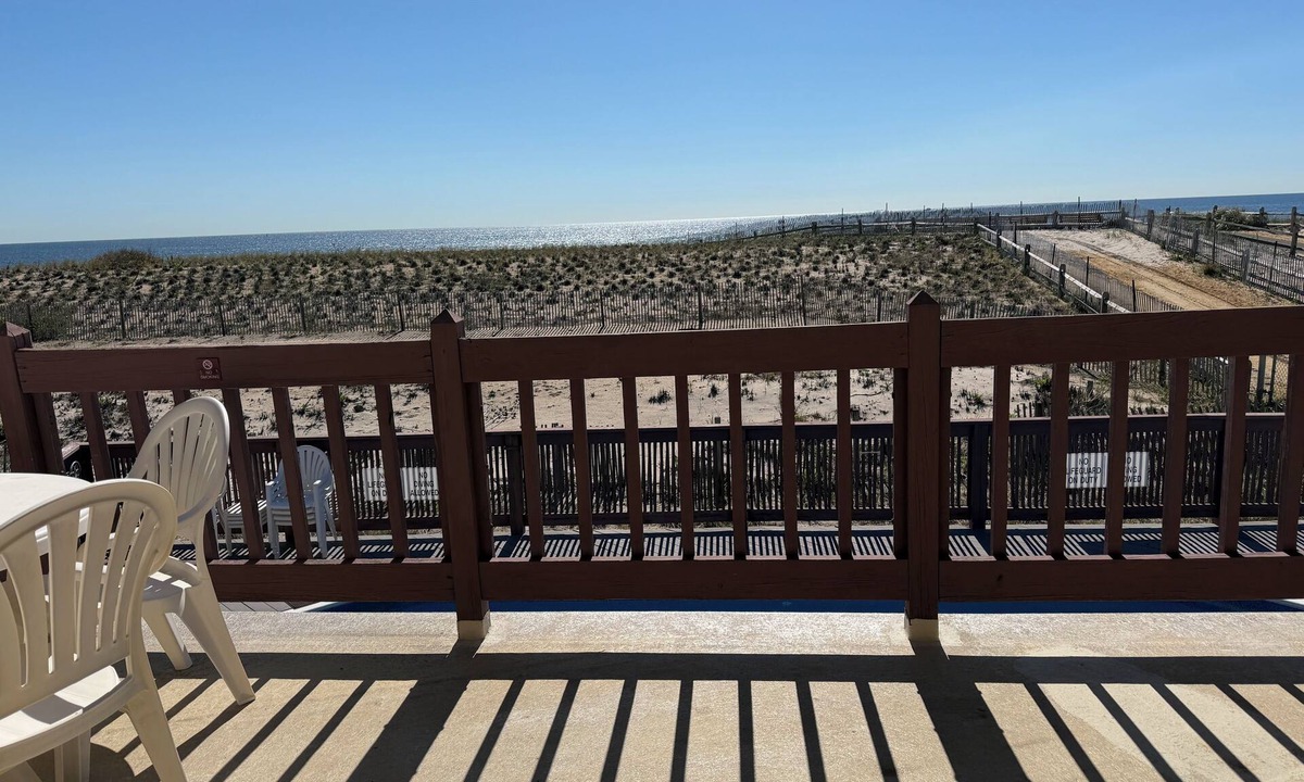 Point Pleasant Beach Hotel | Beachfront Apartment With Balcony & Views