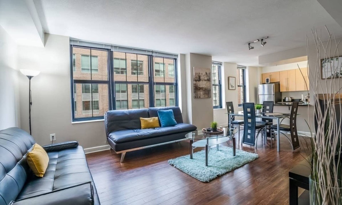 Harbor East Apartment | Beautiful 2 Bedroom Fully Furnished Apartment on Harborfront