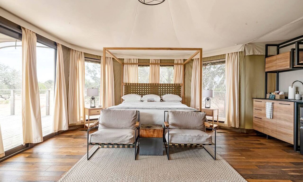 Fredericksburg RV Rental | Beautiful Glamping Lodge with Mini-Bar and Fire Pit for an Unforgettable Escape in Stonewall, Texas