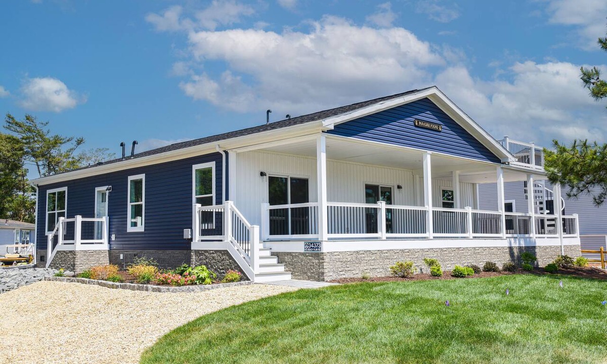 Long Neck House | Beautiful home, family fun, beach, pools, pet friendly!