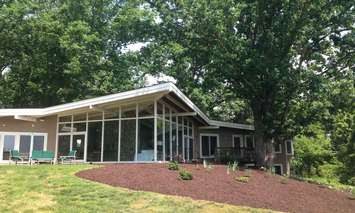 Charlottesville House | Beautiful, Relaxing Getaway for Family and Friends