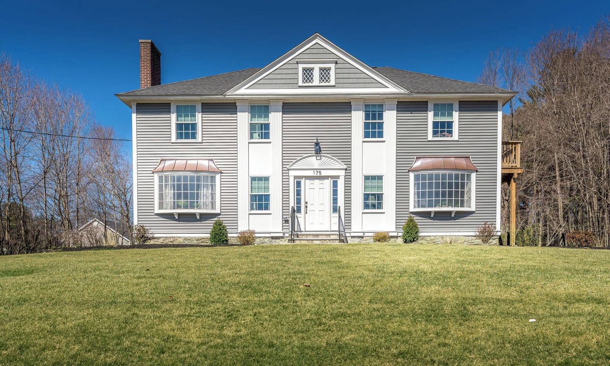 Salem House | Beautifully Remodeled Colonial Charmer - 3 Bed, 2 Bath near Tuscan Village!