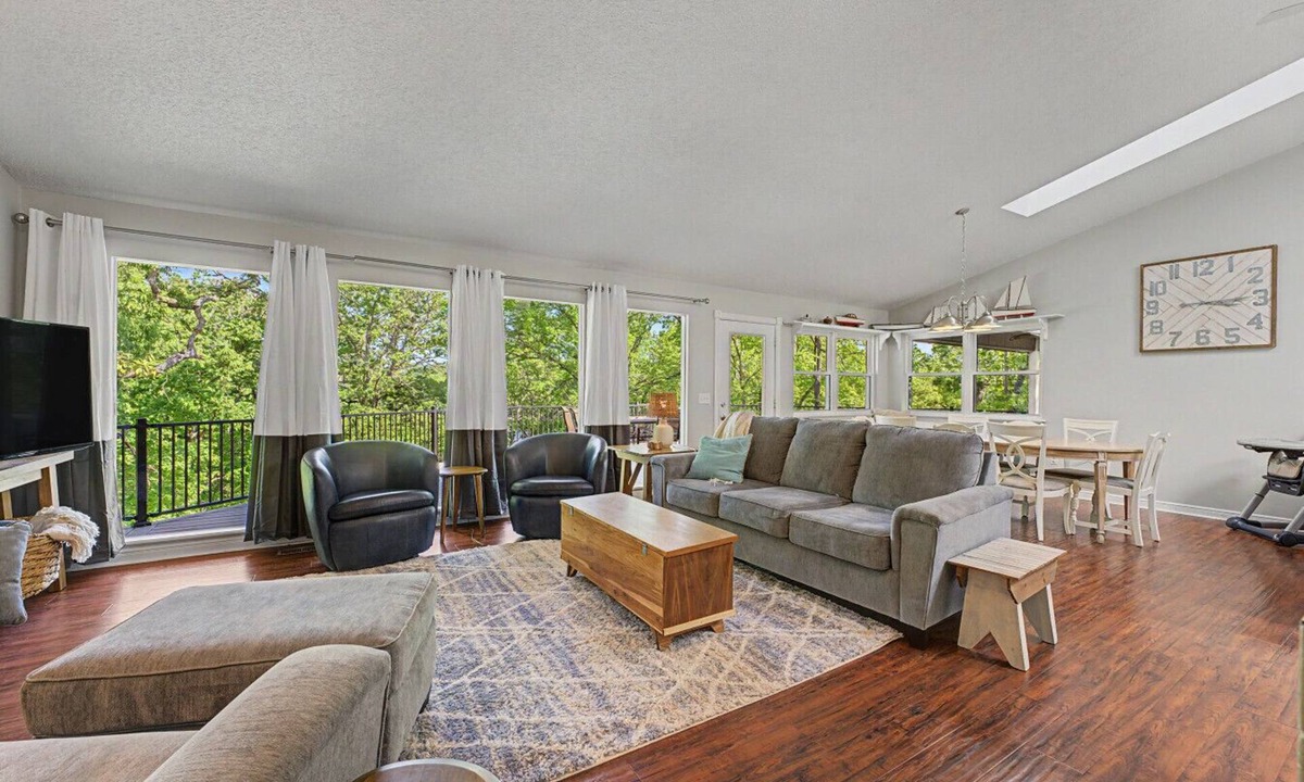 Garfield House | Beaver Lake Access Retreat w Deck & Grill!