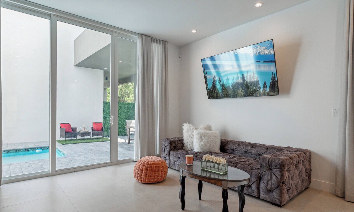 Coral Way House | Best Charming 3-bedroom villa in welcoming Miami