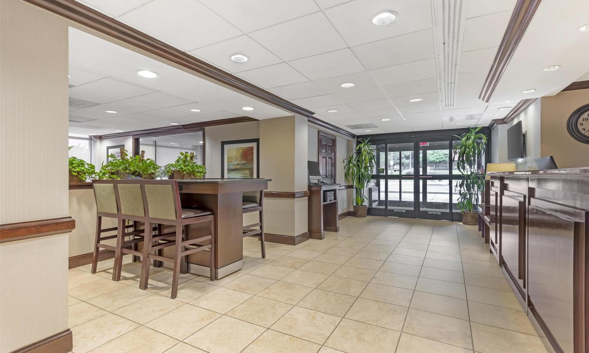 Sterling Hotel | Best Western Dulles Airport Inn