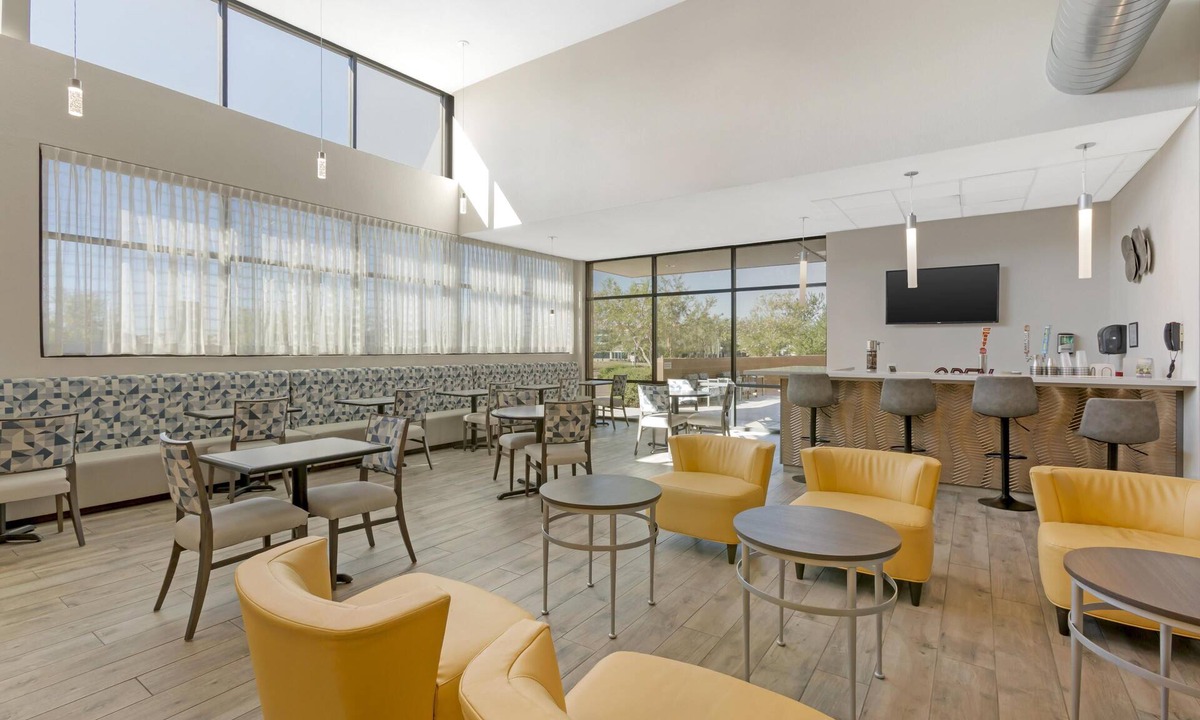 Deer Valley Hotel | Best Western Plus Executive Residency Phoenix North Happy Valley