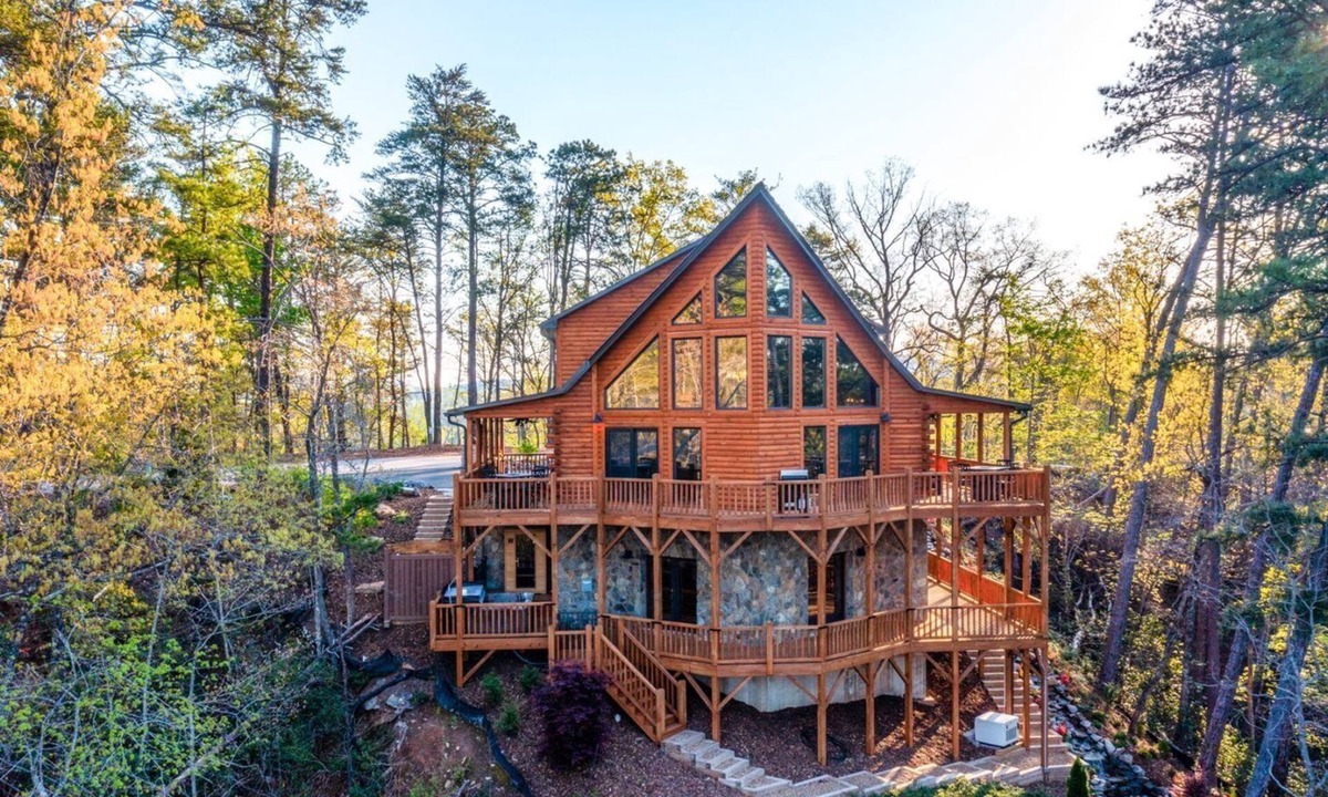 Lake Lure Cabin | Big View, Hot Tub, Fire Pit, Game Room - The Bears Castle by Carolina Properties