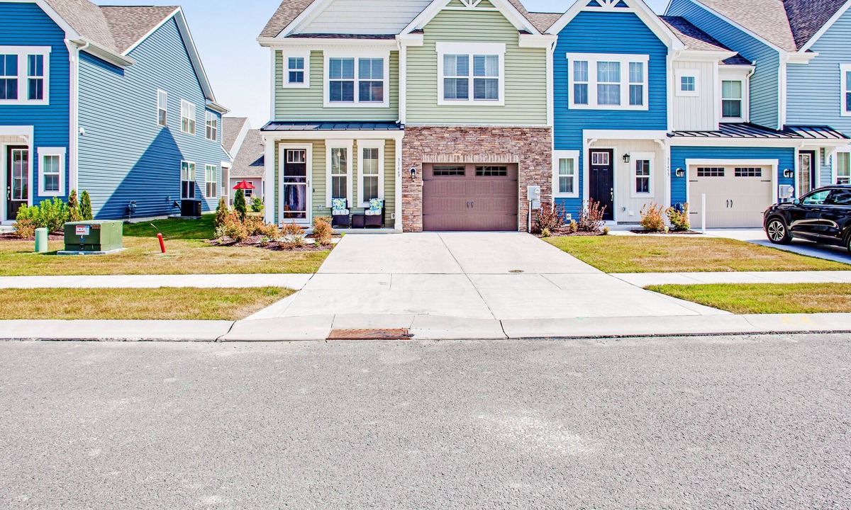 Millville House | Bishops Landing home with patio, grill, AC, shared pool, & tennis - near beach