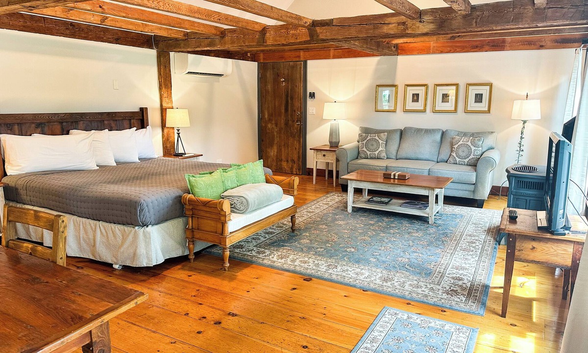 Amherst Bed & Breakfast | Black Walnut Inn