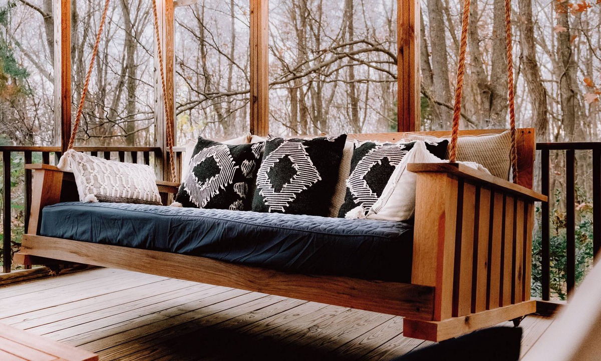 New Market Cabin | Blue Smoke Mountain-Side Cabin, Hot Tub, Huge Screened Porch