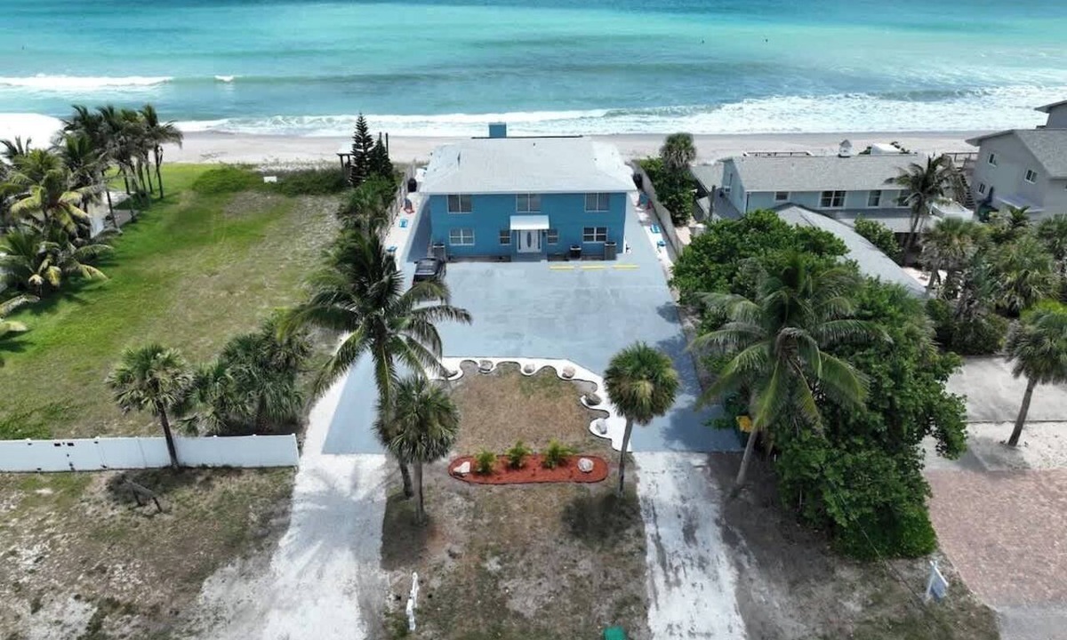 Floridana Beach Apartment | Blue View Paradise | Beachfront Getaway - 🐢🚀🌊☀️