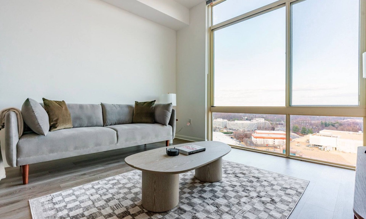 McLean Apartment | Blueground | West McLean, pool, nr Wolf Trap