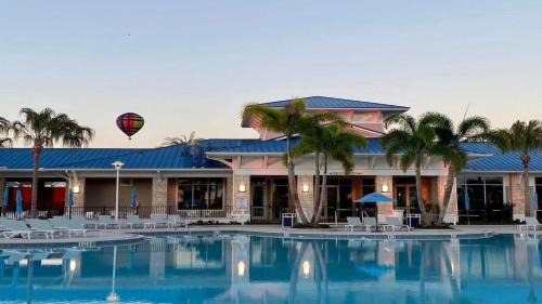 Four Corners House | Bright & Spacious 7BR Pool Villa w/Game Loft | New Windsor Cay Resort near Disney