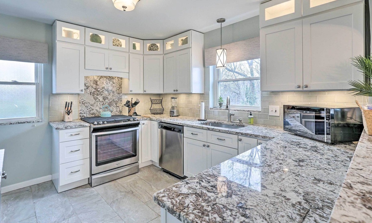 Anderson Township House | Bright & Spacious Cincinnati Retreat w/ Hot Tub!