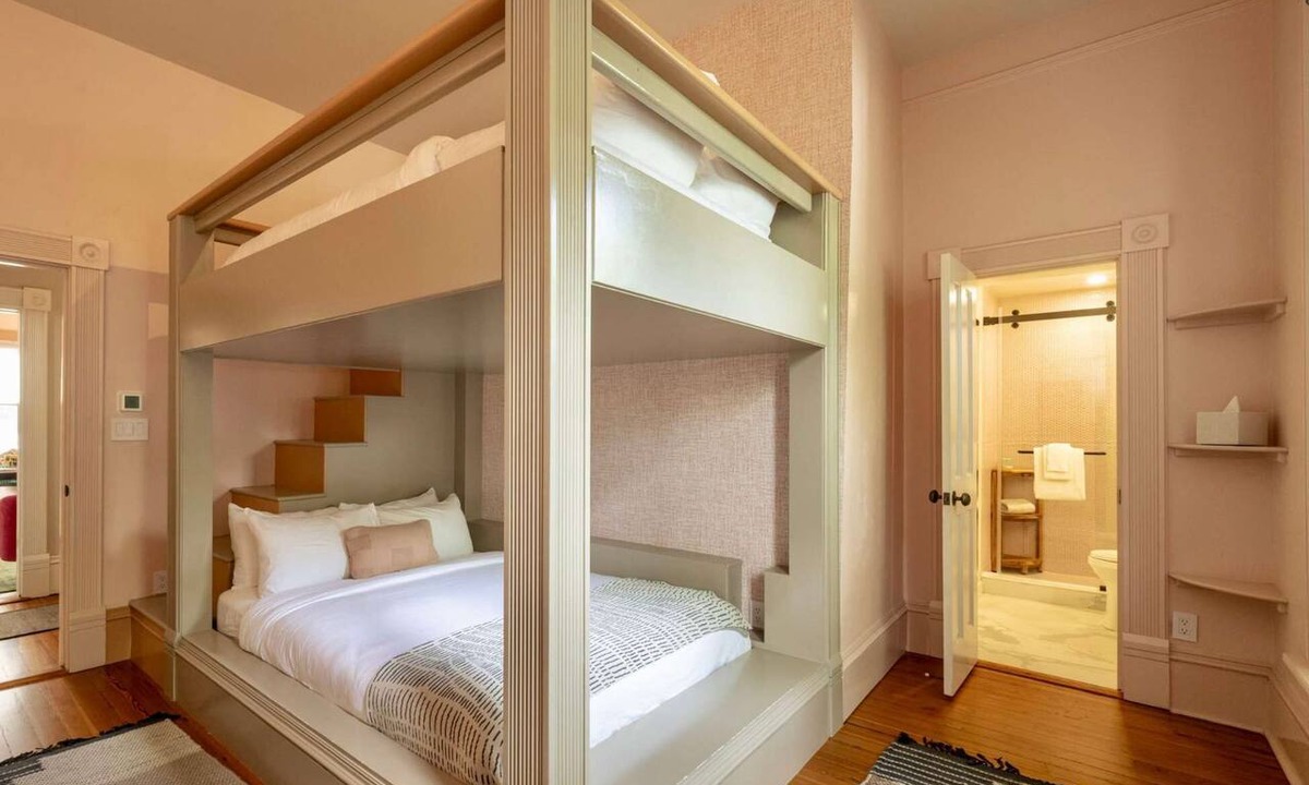 Historic Seaport Apartment | Bunk Room at the Grand Maloney