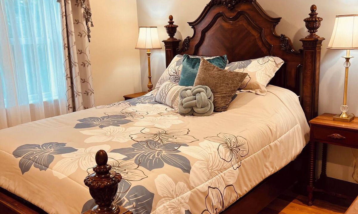 Winchester Apartment | Cameron Grace Brand New 1BR 1BA apt downtown Winchester