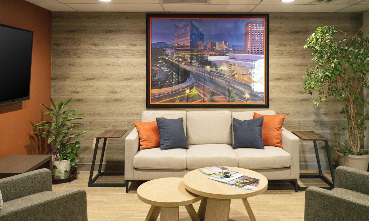 Boise Hotel | Candlewood Suites Boise - Towne Square by IHG