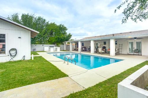Eagle Pass House | Centrally Located Eagle Pass Home w/Pool!