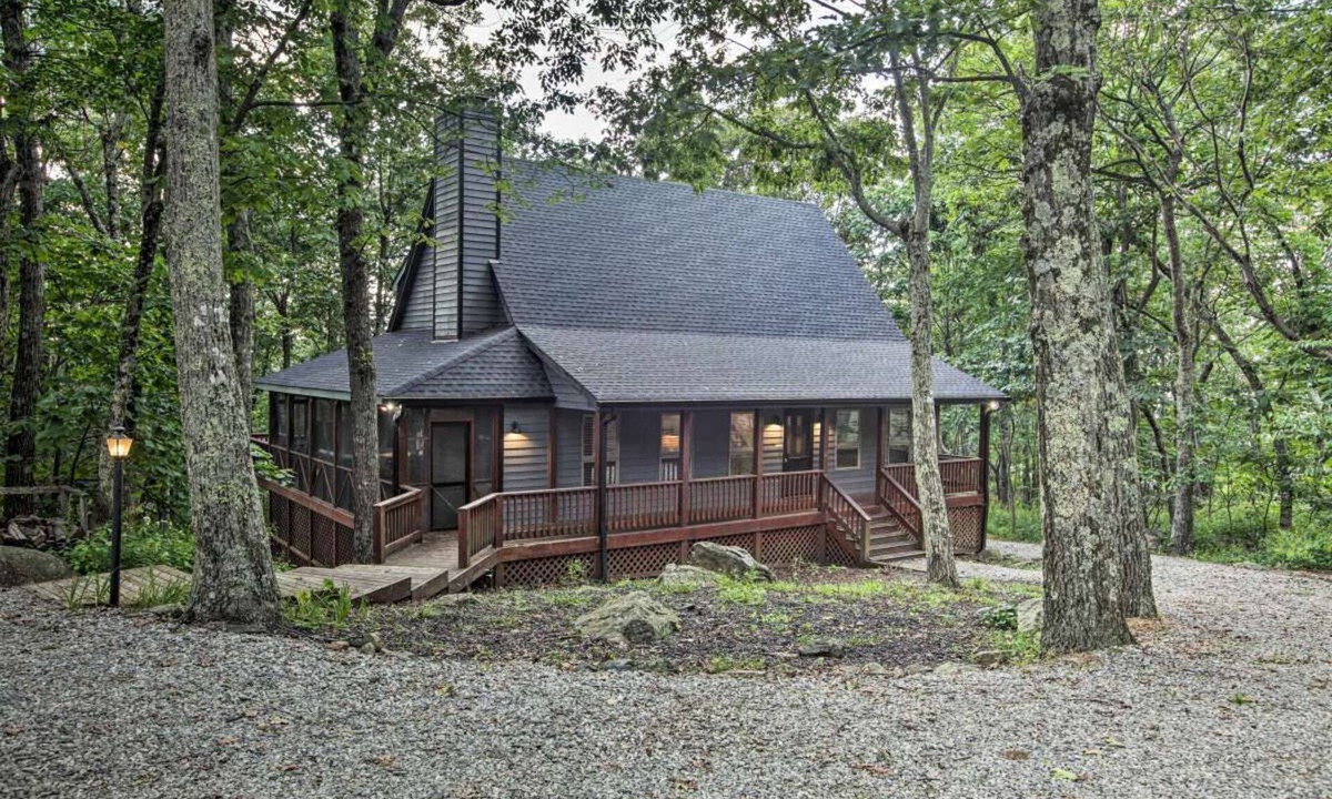 Nellysford House | Charming 3-bedroom house with hot tub and large deck
